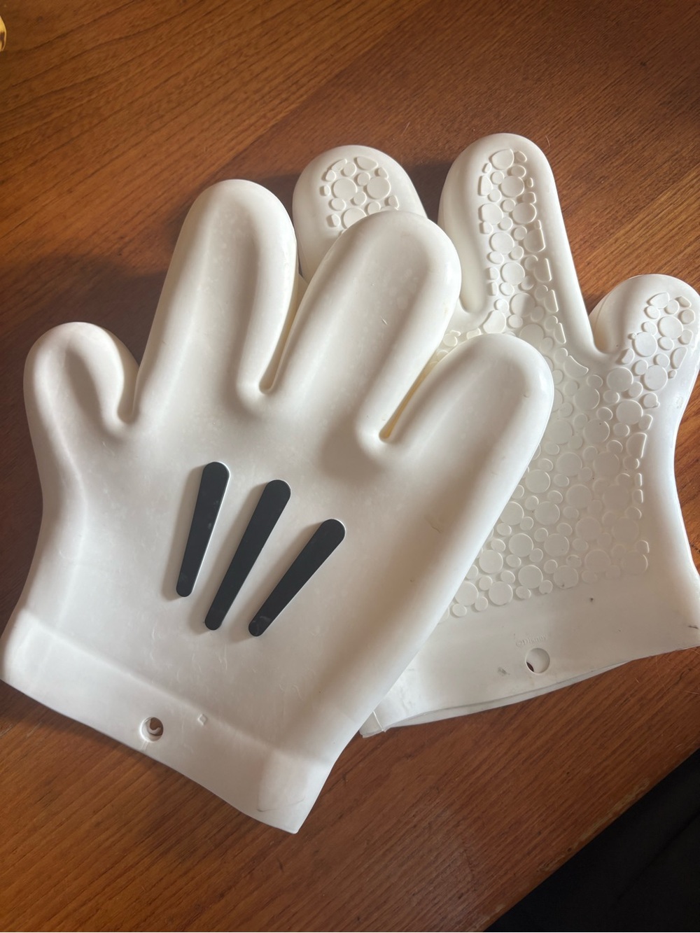 Mickey Mouse Silicone oven mitts